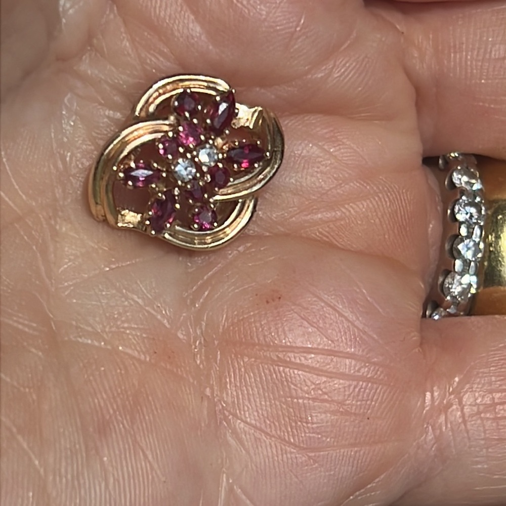 14 karat gold, ruby and diamond pendant - Picture 9 of 11